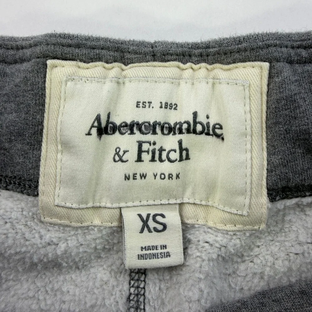 Y2K Abercrombie & Fitch Sweat Shorts Mens XS Gray Embroidered Logo Raw Hem